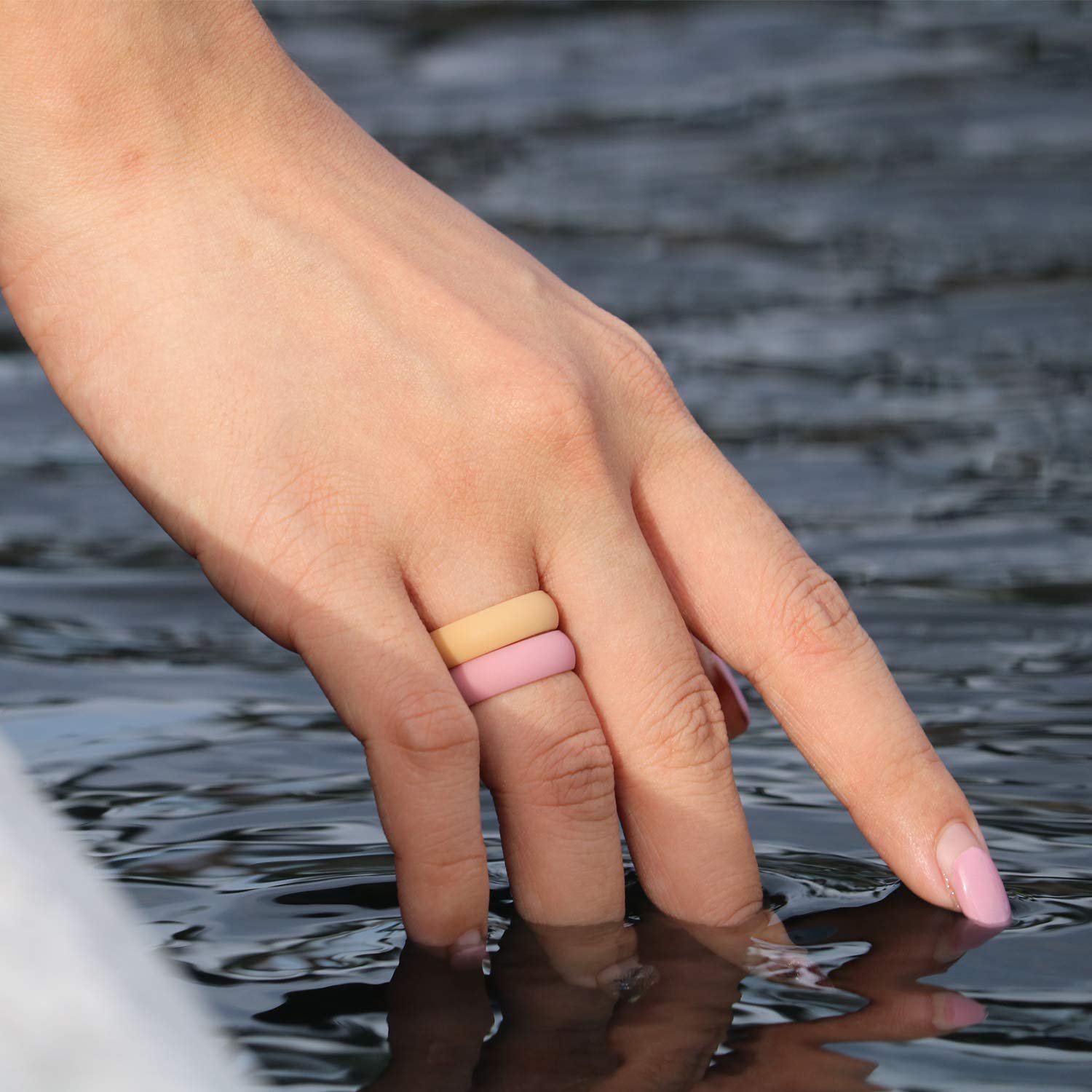 Stylish Silicone Band Ring with fine flash Chic Silicone Wedding Rings 1 a2